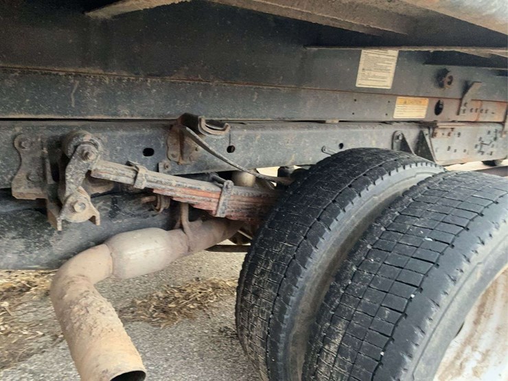 2022-ford-f550-image-16