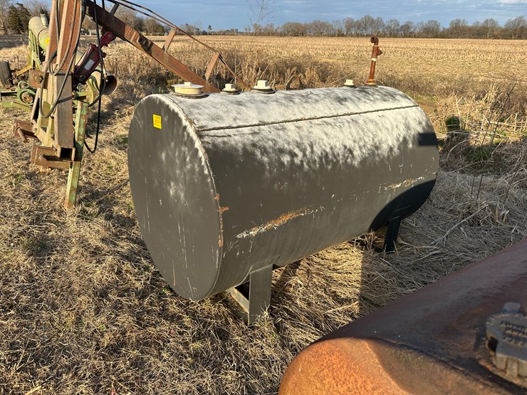 #38458-•-~300gal-fueltank-image-1