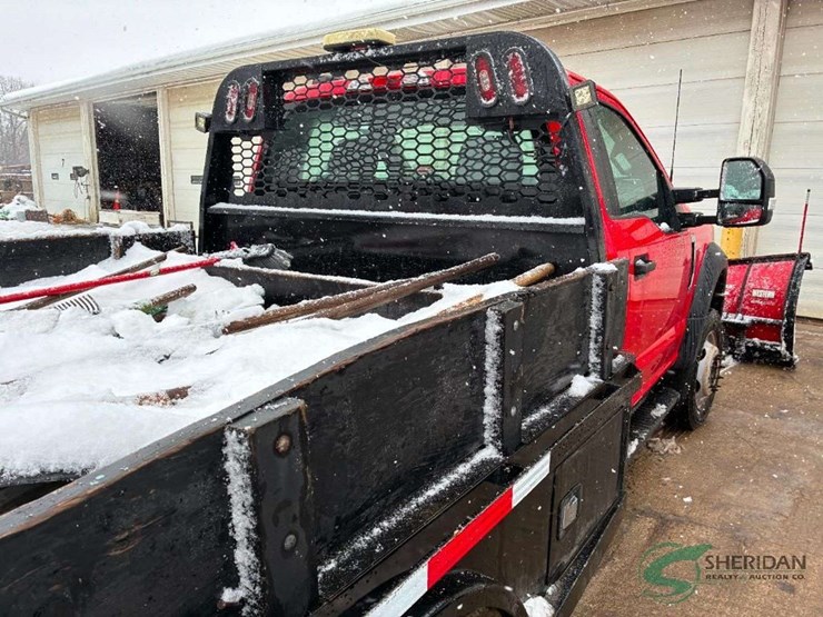 2022-ford-f550-image-15