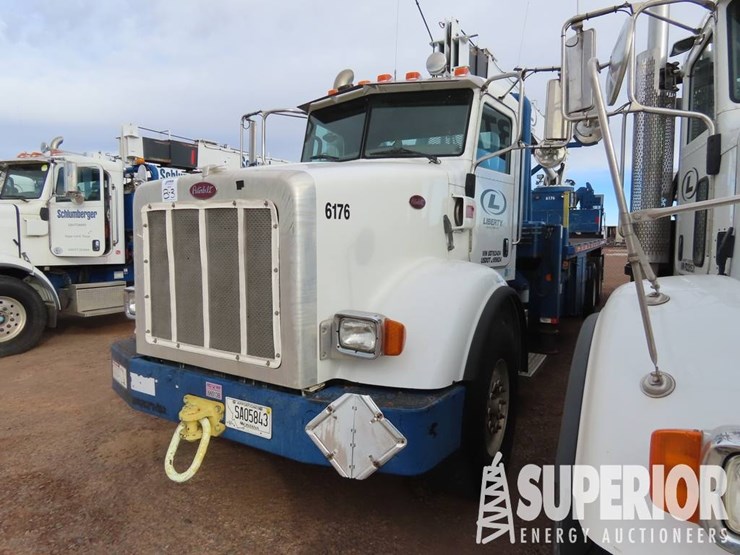 2008-peterbilt-365-image-2