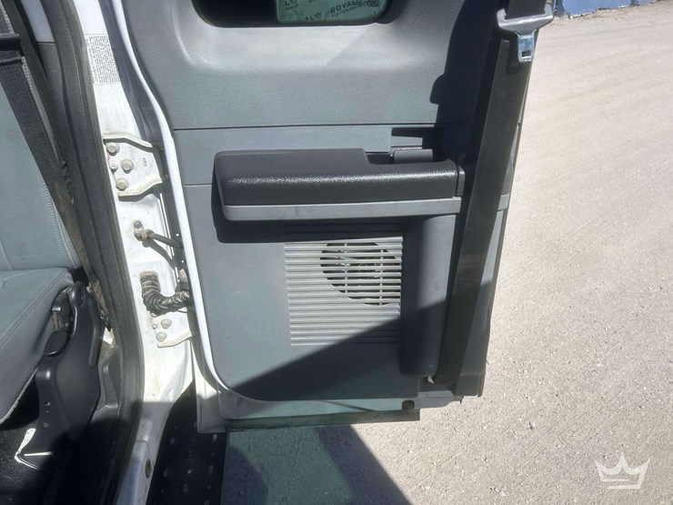 2016-ford-f550-image-13