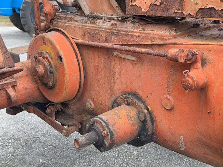 minneapolis-moline-ztu-image-15