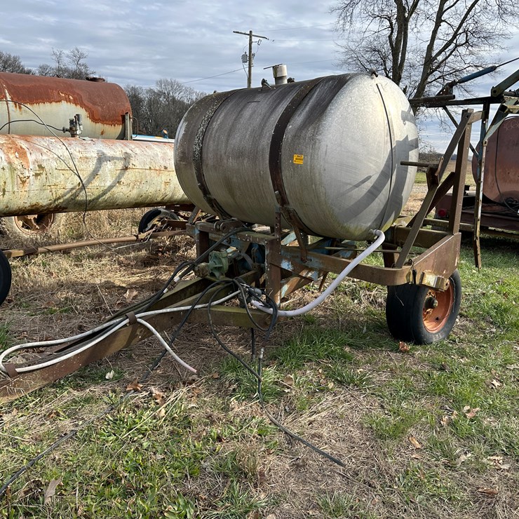 #38425 • John Blue 415gal Pull-type Sprayer