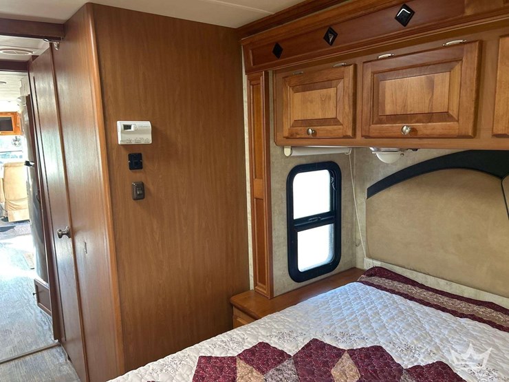2008-freightliner-allegro-bay-class-a-motorhome-image-20
