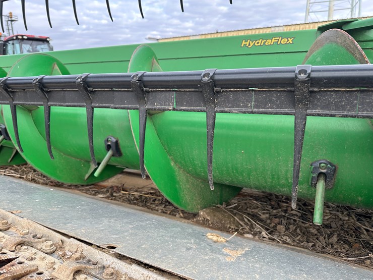 2013-john-deere-635f-image-28