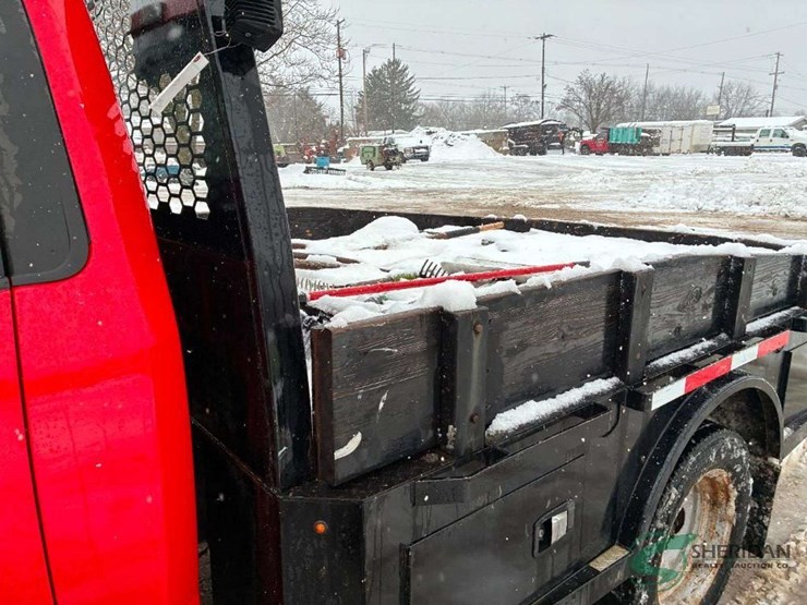 2022-ford-f550-image-11