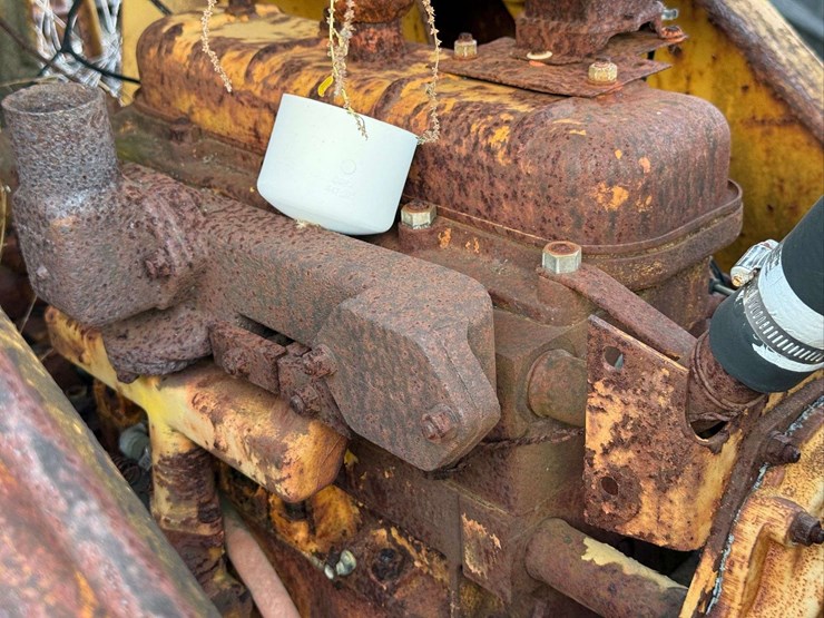 minneapolis-moline-diesel-crawler-image-9