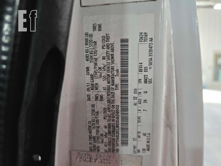 2012-ford-e250-image-25