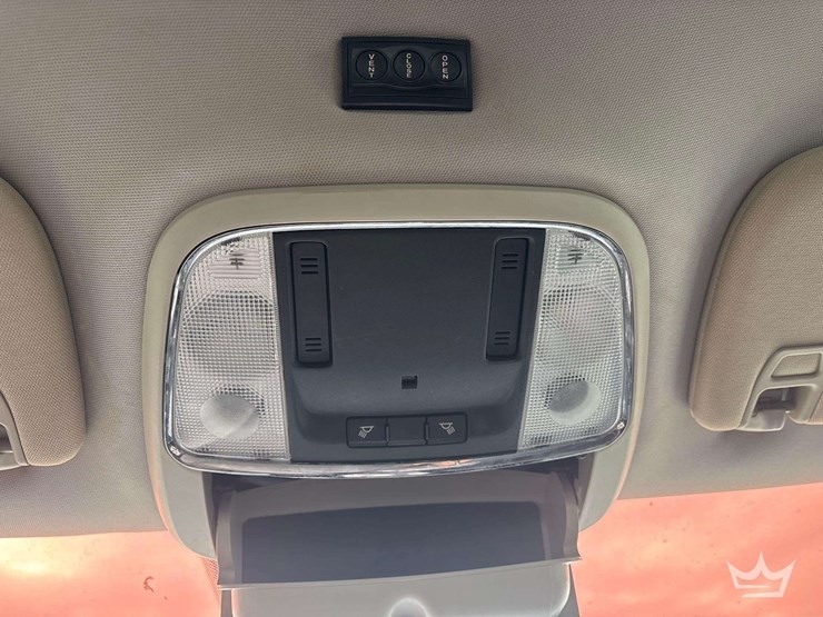 2011-jeep-grand-cherokee-image-18