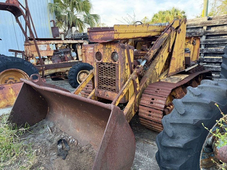 minneapolis-moline-diesel-crawler-image-1