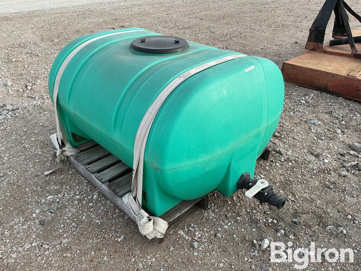 200-gallon-oval-tank-on-pallet-image-7