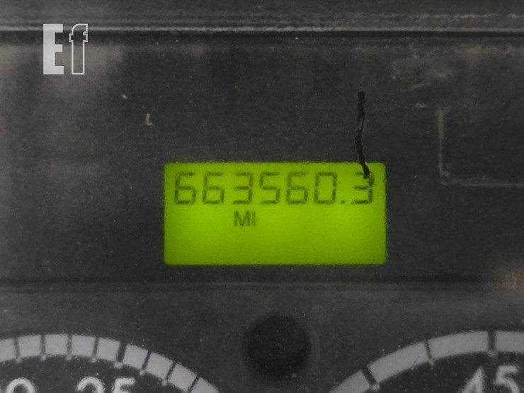 2016-freightliner-cascadia-113-image-13