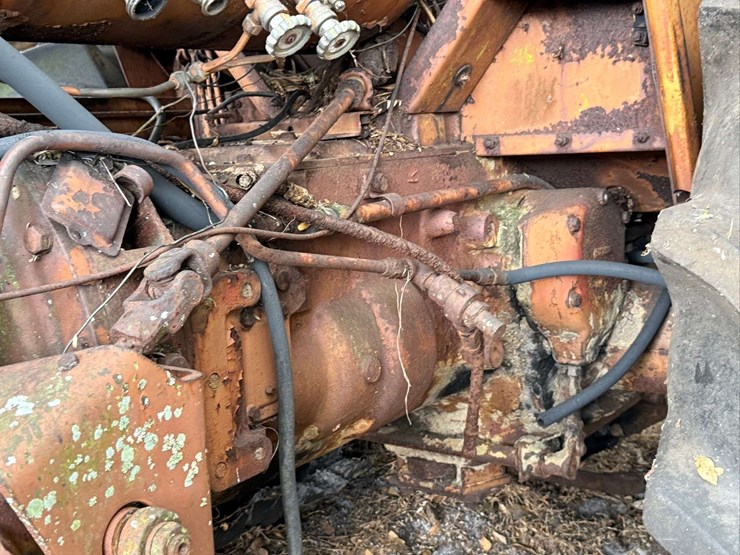 minneapolis-moline-g706-image-26