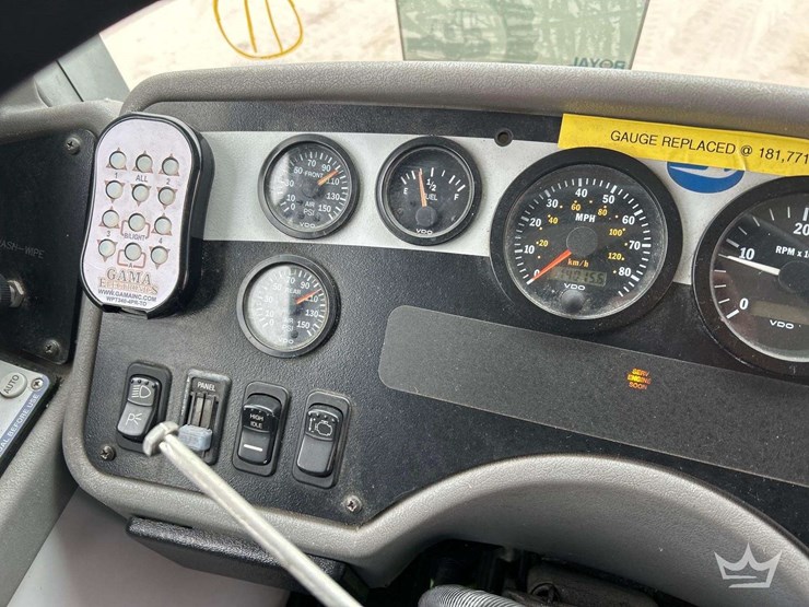 2002-blue-bird-f131612-bus-image-16