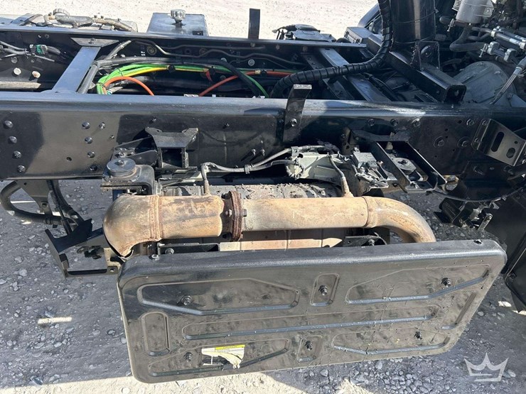 2018-isuzu-ftr-image-11