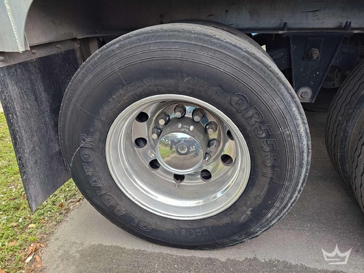 2023-titan-trailer-image-26