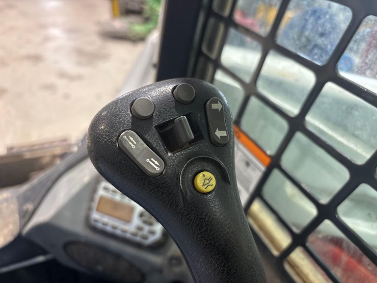 bobcat-t550-image-12