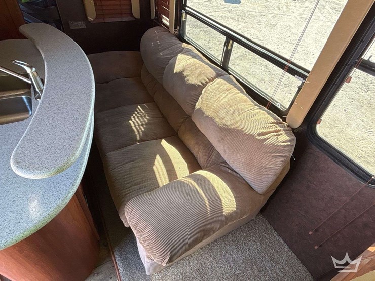 2014-crossroads-rv-elevation-t/a-5th-wheel-toy-hauler-travel-trailer-image-21