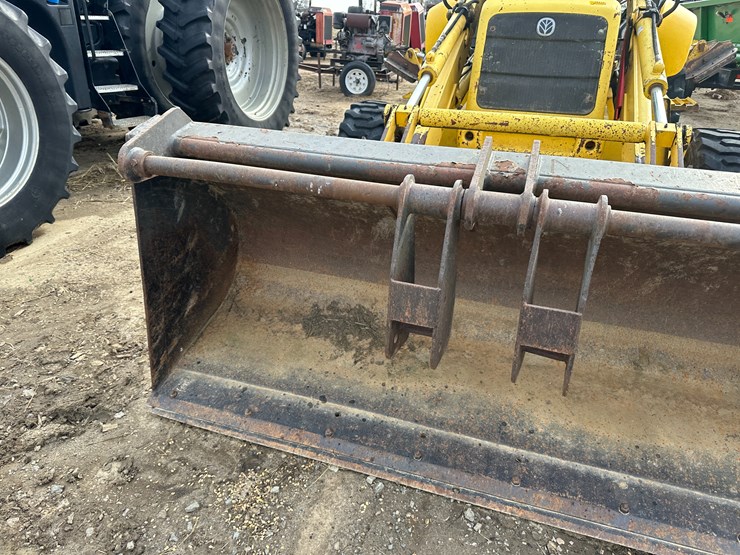 new-holland-lb75b-image-50