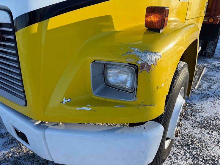 1984-freightliner-fl70-image-15