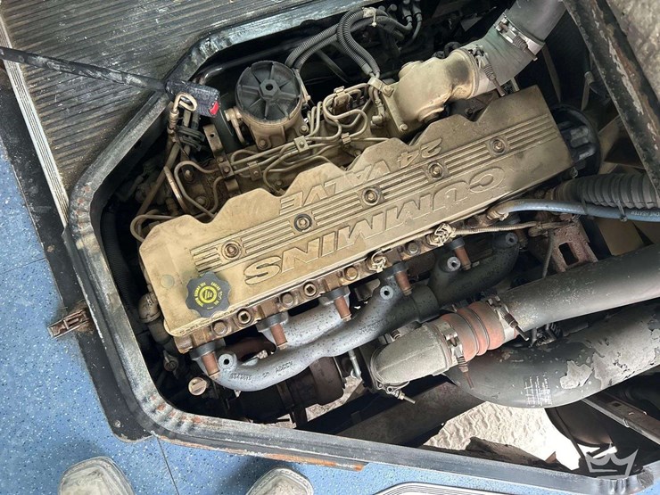 2002-blue-bird-f131612-bus-image-9