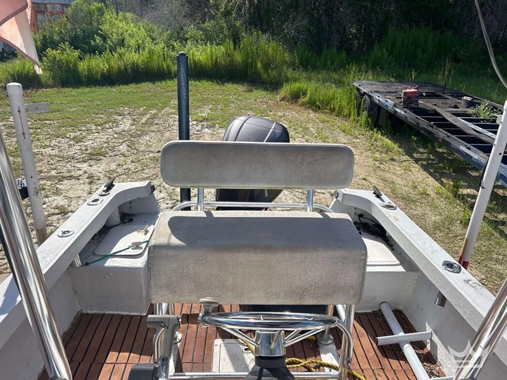 1990-21ft-center-console-fishing-boat-with-t/a-boat-trailer-image-8