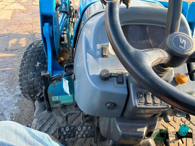 ls-xr4755h-loader-tractor-showing-3660-hours-image-27