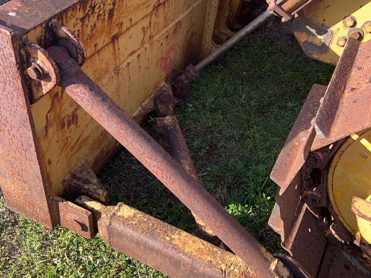 international-td9-image-33