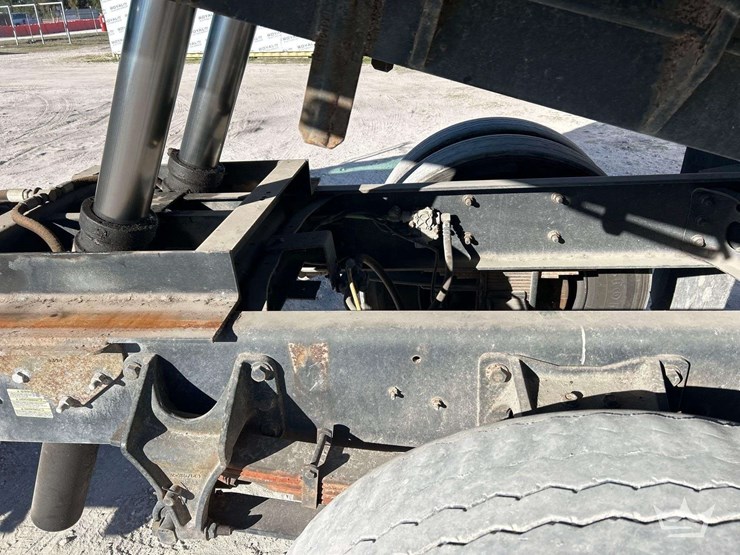 2009-ford-f-750-12ft-dump-truck-image-19