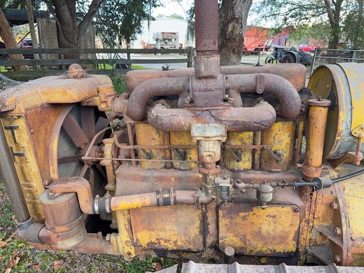 caterpillar-thirty-image-9