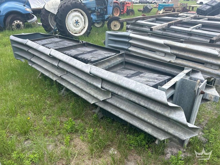 redirective-crash-cushion-guardrail-image-2