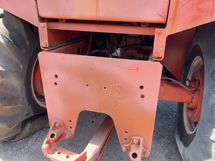 allis-chalmers-4wd-parts-tractor-image-28