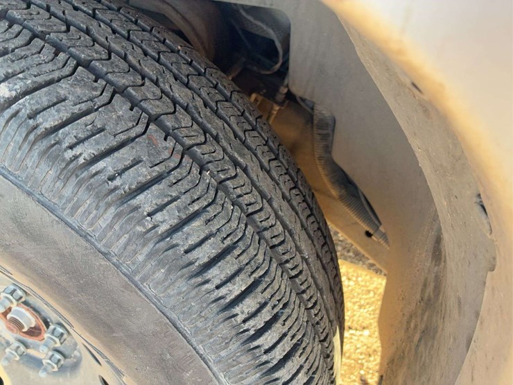 2012-chevrolet-tahoe-lt-image-39