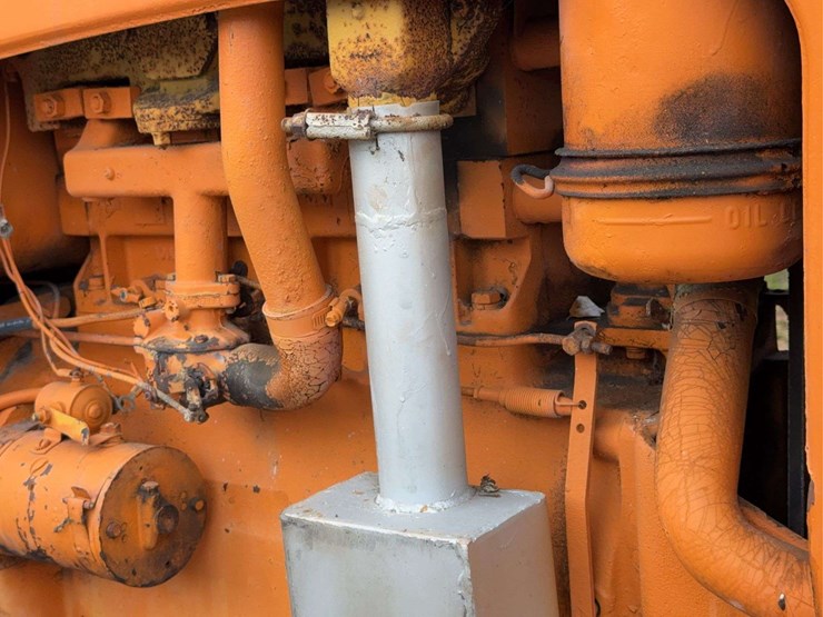 minneapolis-moline-335-image-12