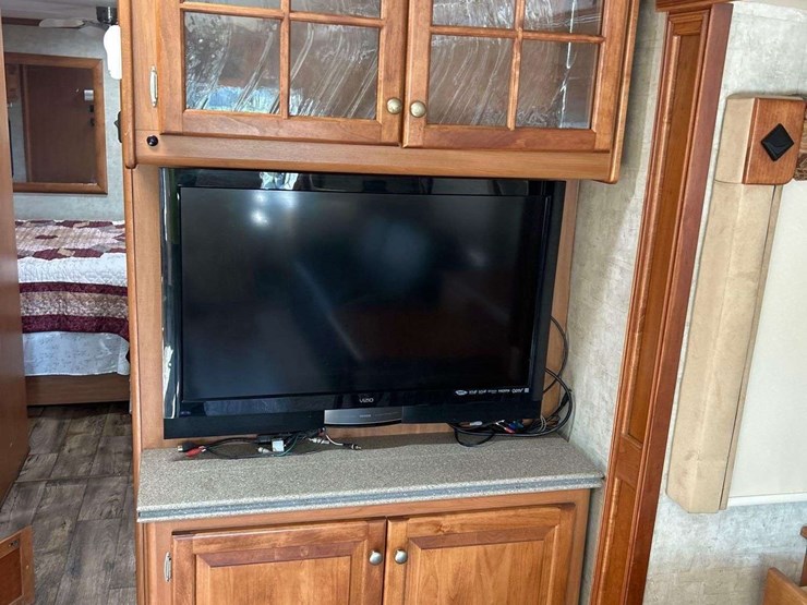 2008-freightliner-allegro-bay-class-a-motorhome-image-15