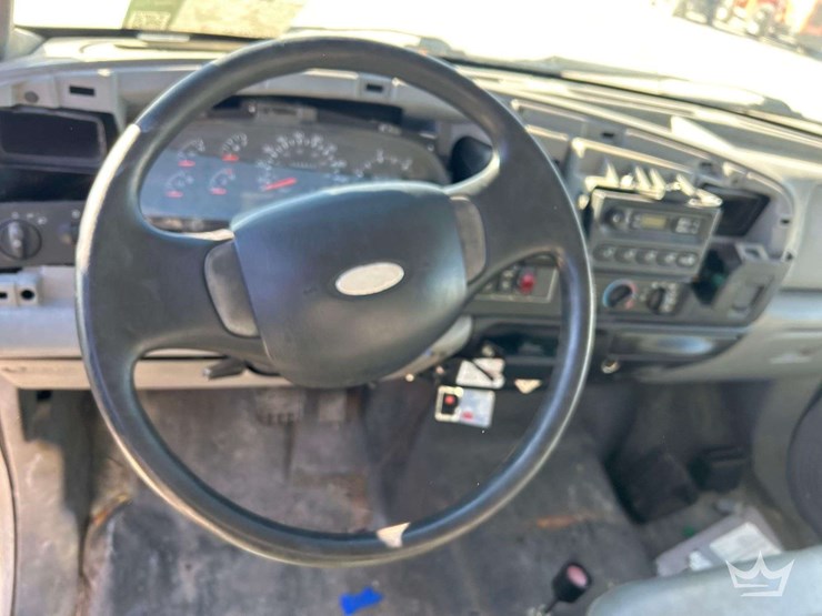 2009-ford-f-750-12ft-dump-truck-image-12