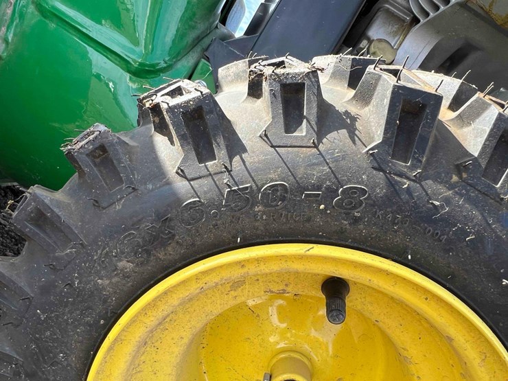 john-deere-1330se-snowblower-image-17