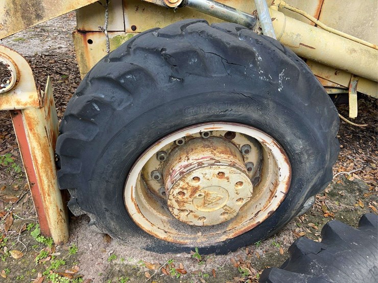 allis-chalmers-diesel-wheel-loader-image-17