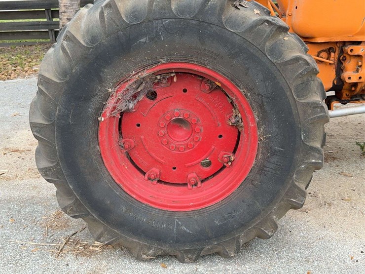 minneapolis-moline-335-image-26