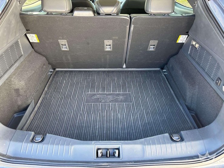 2021-ford-mustang-mach-e-image-26