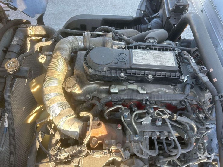 2017-hino-155-image-8