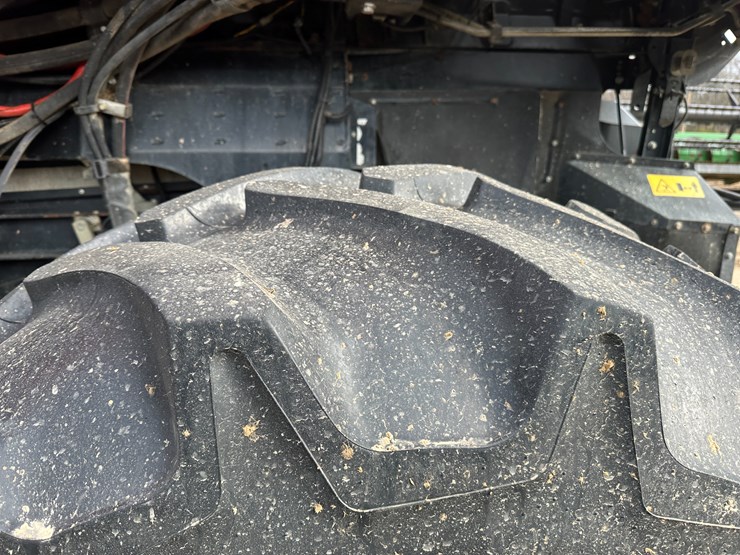 #38416-•-2016-case-axial-flow-8240-prwd-combine-yfg230343-image-6