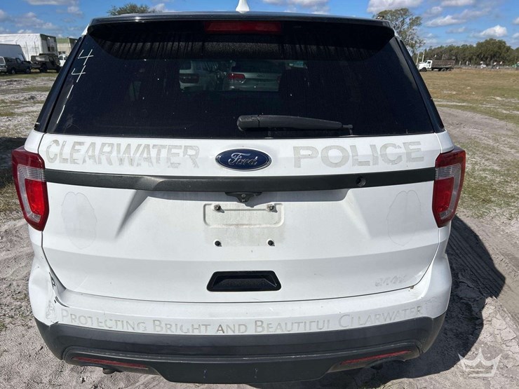 2017-ford-explorer-image-19