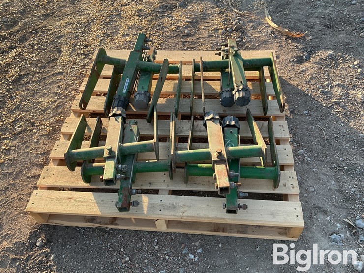 john-deere-twist-adjust-planter-opener-brackets-image-4
