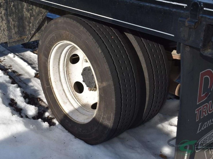 2023-isuzu-npr-image-50