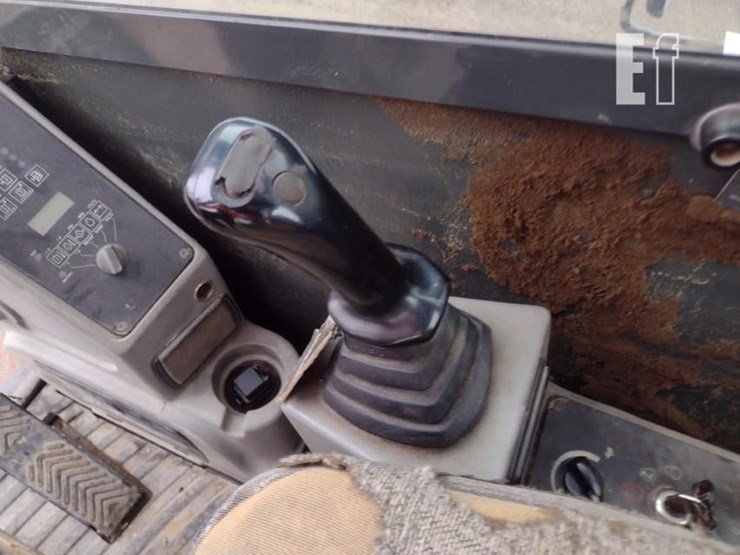 2005-gradall-xl3300-image-9