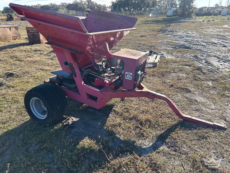 buffalo-turbine-bt-1000-towable-fertilizer-spreader-image-2