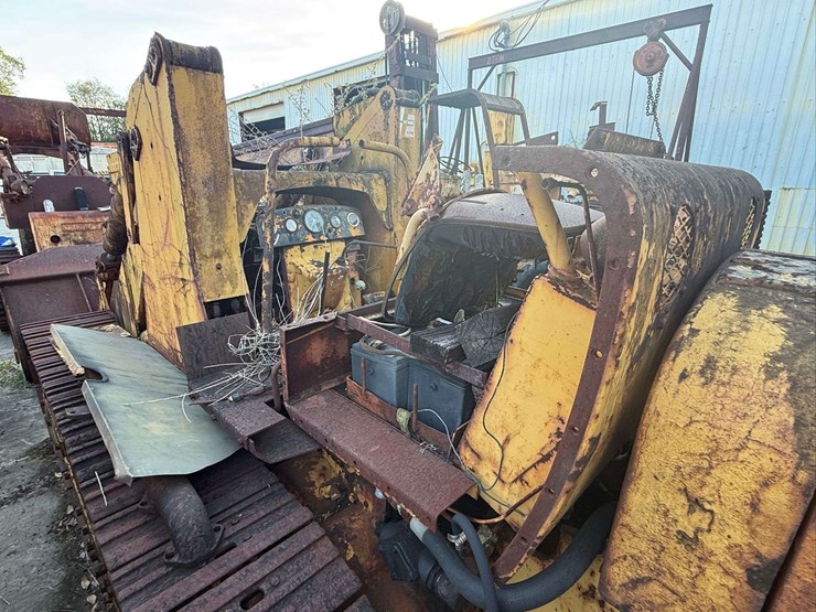 minneapolis-moline-diesel-crawler-image-8