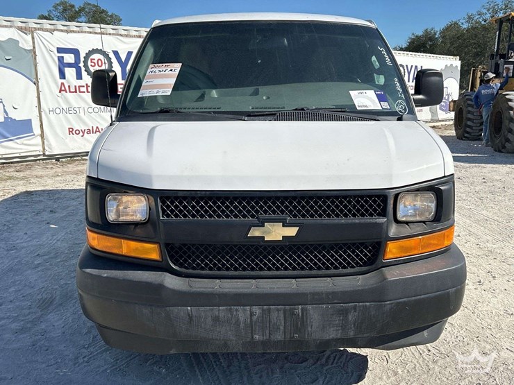 2017-chevrolet-express-2500-image-31