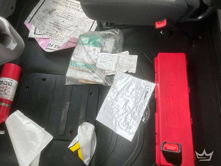 2019-freightliner-m2-106-image-31